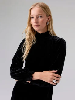 Lost And Love Velvet Dress Black