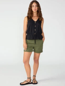 Journee Standard Rise Short Mossy Green