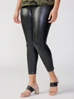 Runway High Rise Legging Slick Black Inclusive Collection 7 Runway High Rise Legging Slick Black Inclusive Collection -Clothing Store CP0720AC5Z BLCK 1881