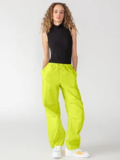 90's Parachute Standard Rise Pant Green Energy 8 90's Parachute Standard Rise Pant Green Energy -Clothing Store CP0950BW7 GREN 2465