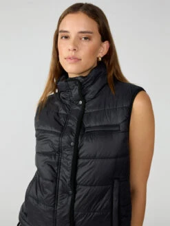 Talia Vest Black